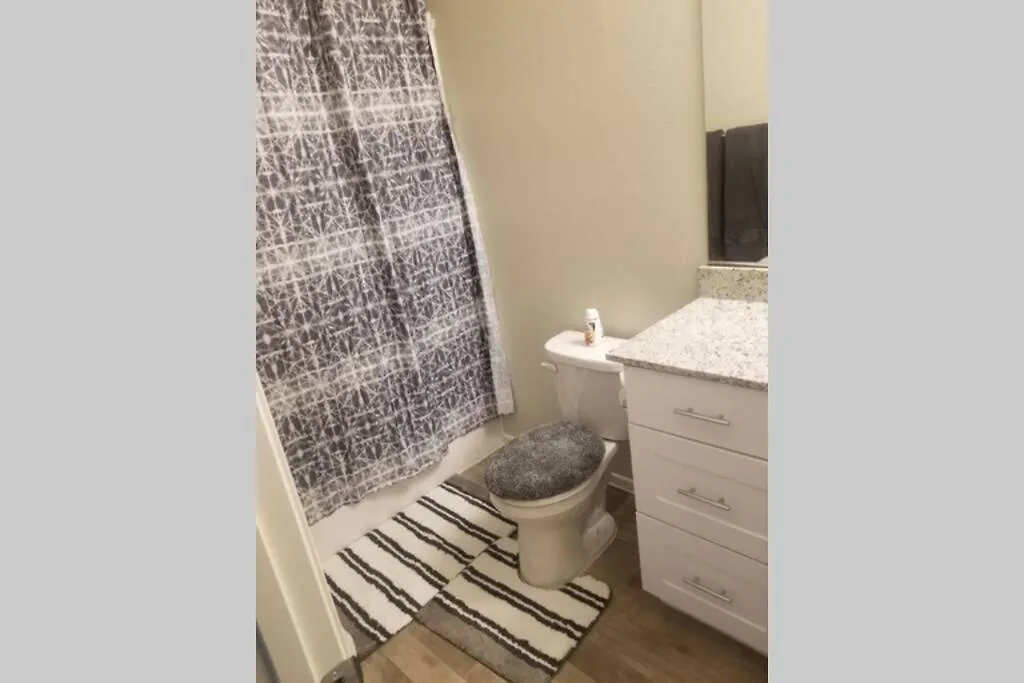 度假居 Beautiful Townhouse With King Suite!